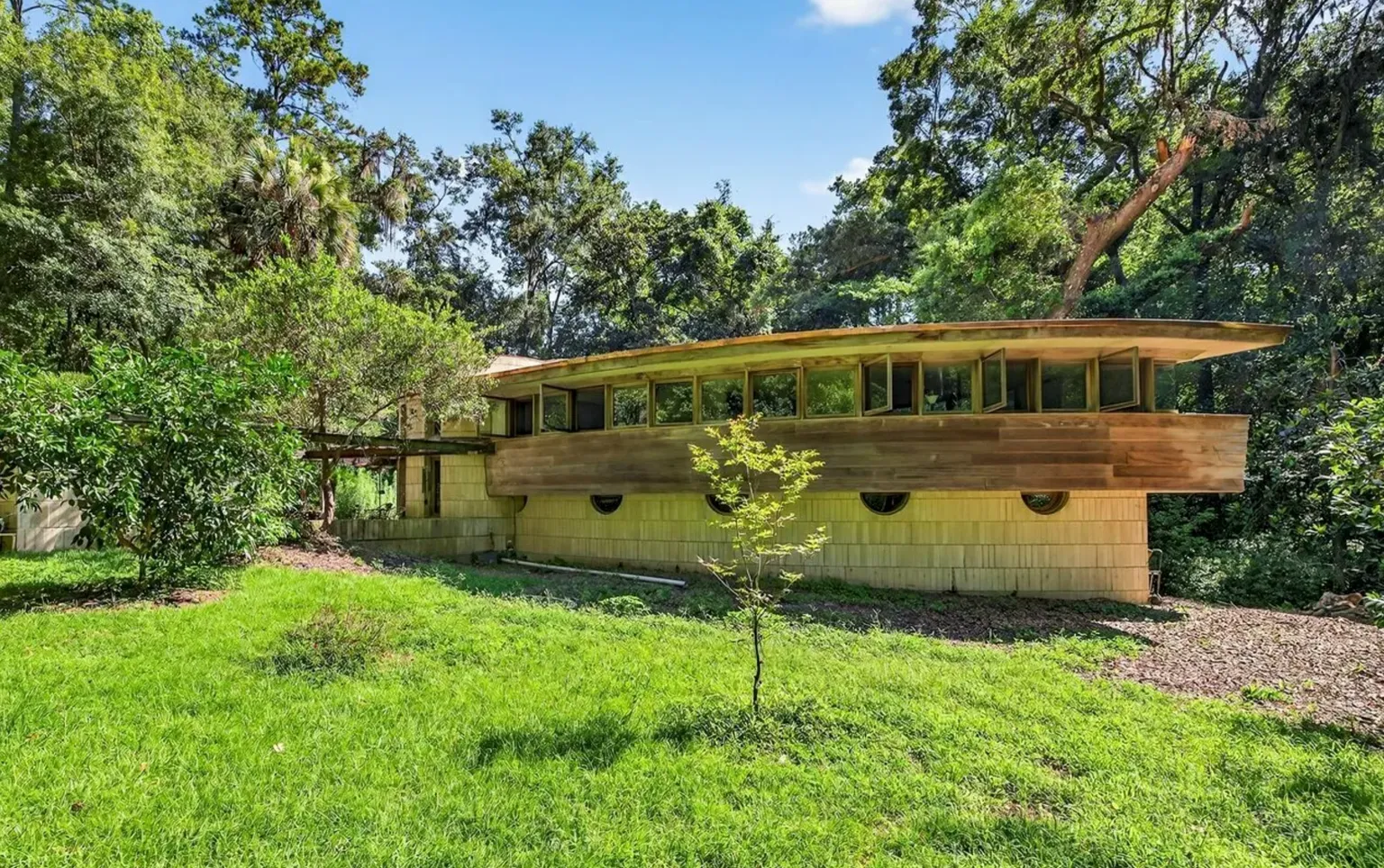Frank Lloyd Wright’s Real Estate "Art" Hits the Market