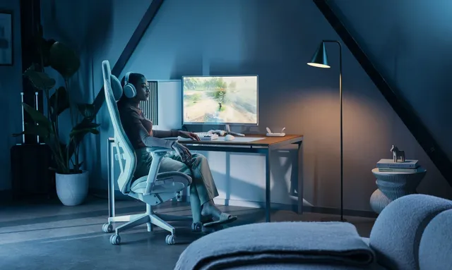 Fractal Scape: Minimalism Meets Immersion